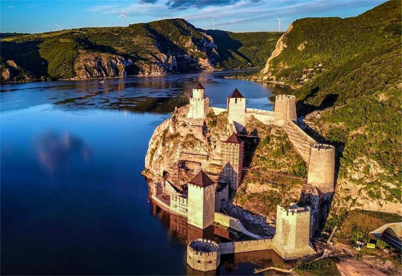 Appartement Soba Milojkovic à Golubac Extérieur photo